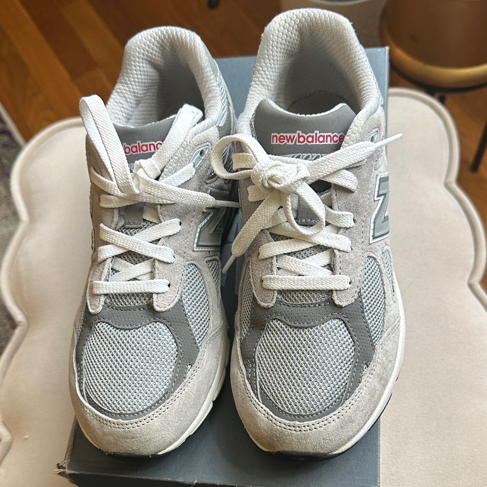 New Balance Kids' Light Gray Sneakers - Picture 3 of 5